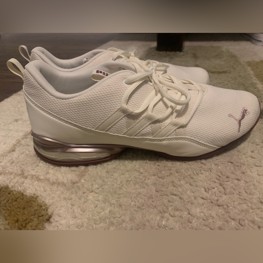 Women’s PUMA shoes size 11